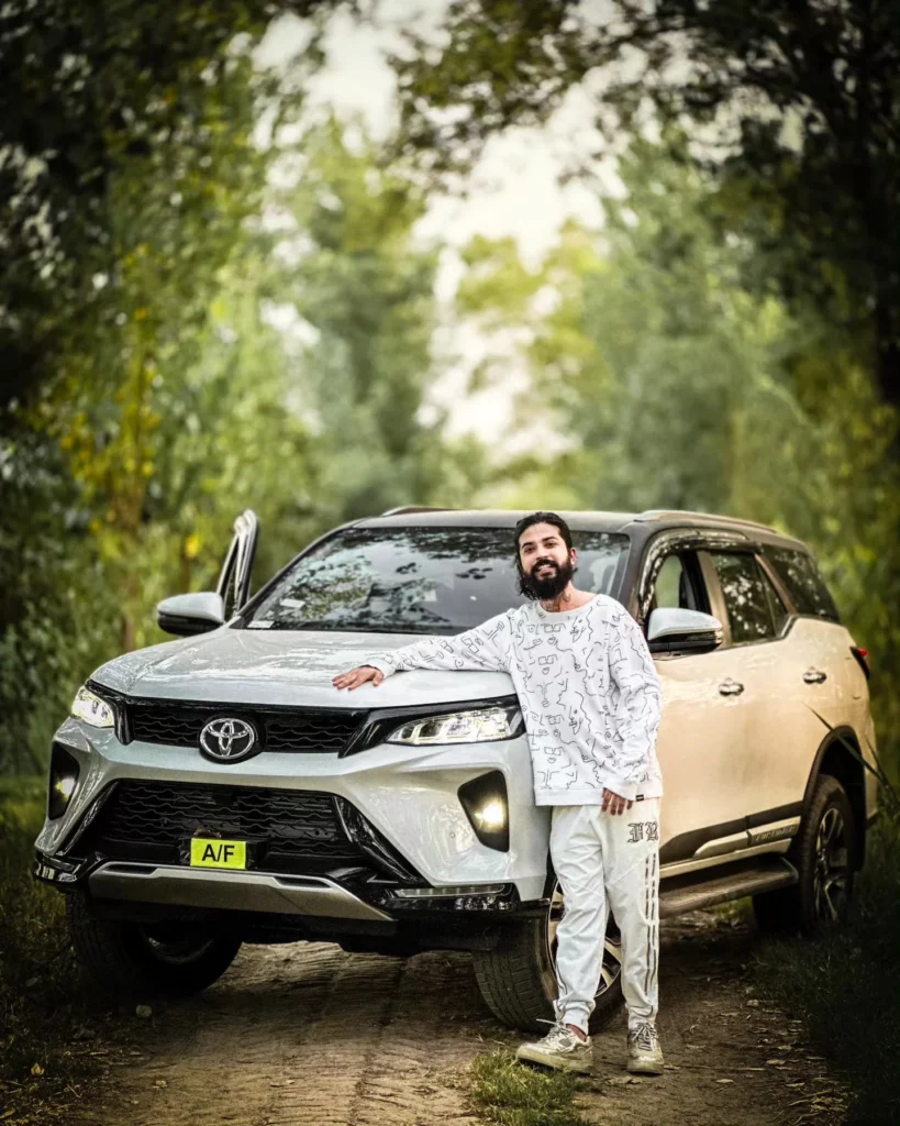 Anurag Dobhal Net Worth