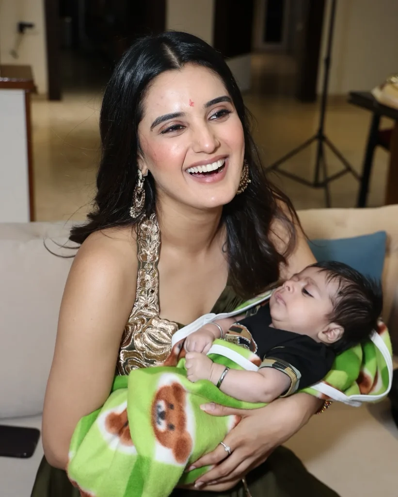 Ayushi Khurana Height